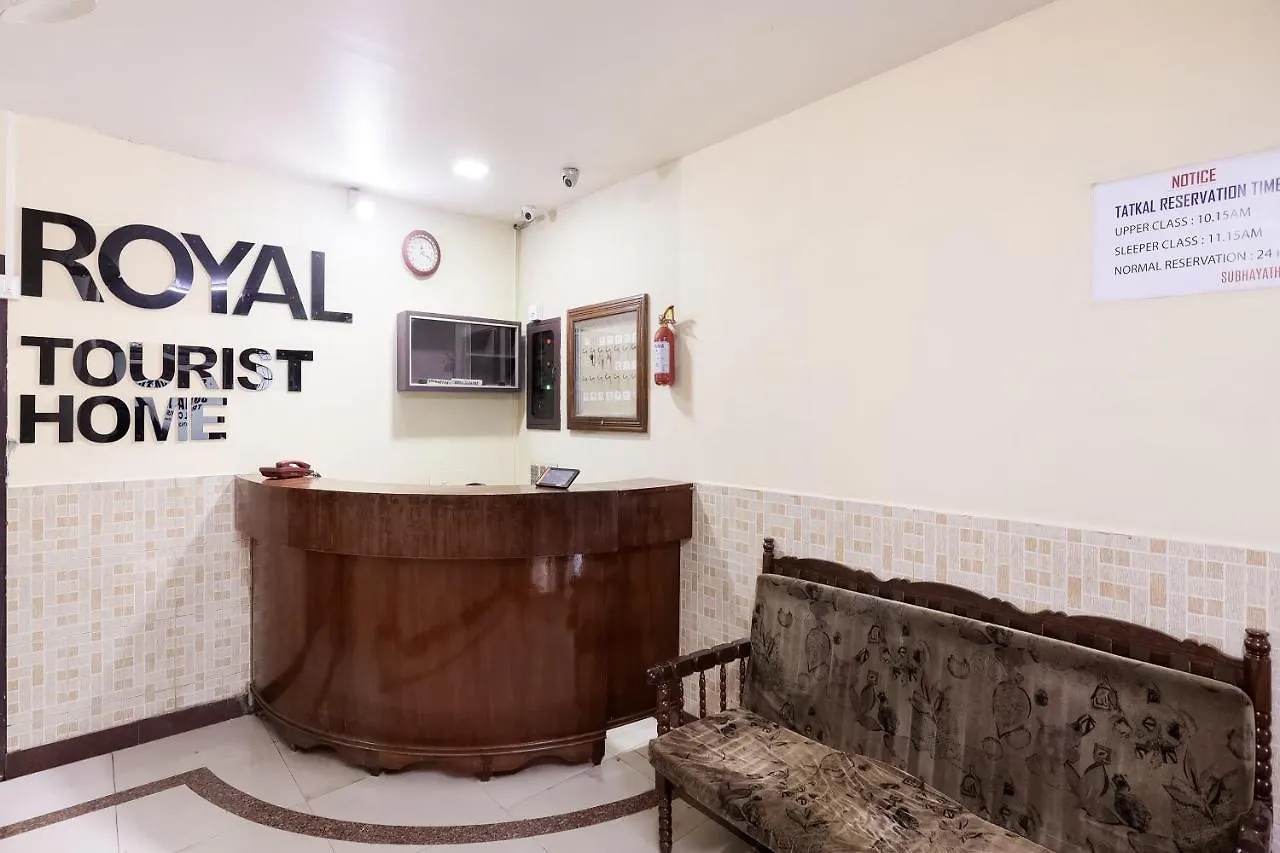 Spot On 60665 Royal Tourist Home Valāncheri